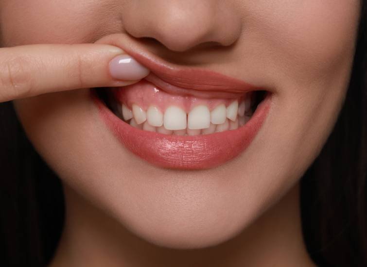 How to Massage the Gums Correctly for Healthy Gums?